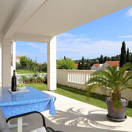 Apartmani Krmek مْليني المظهر الخارجي الصورة