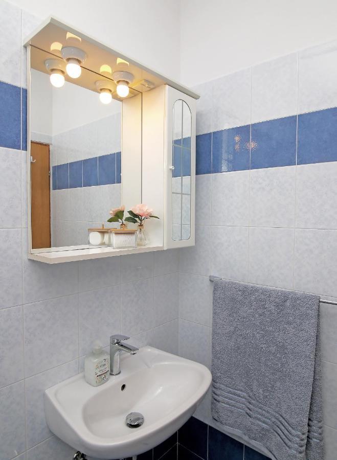 Apartmani Krmek مْليني المظهر الخارجي الصورة